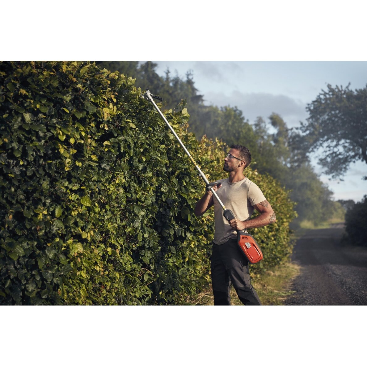 HUSQVARNA 325iLK be žoliapjovės priedo 4 HUSQVARNA 325iLK be žoliapjovės priedo 4