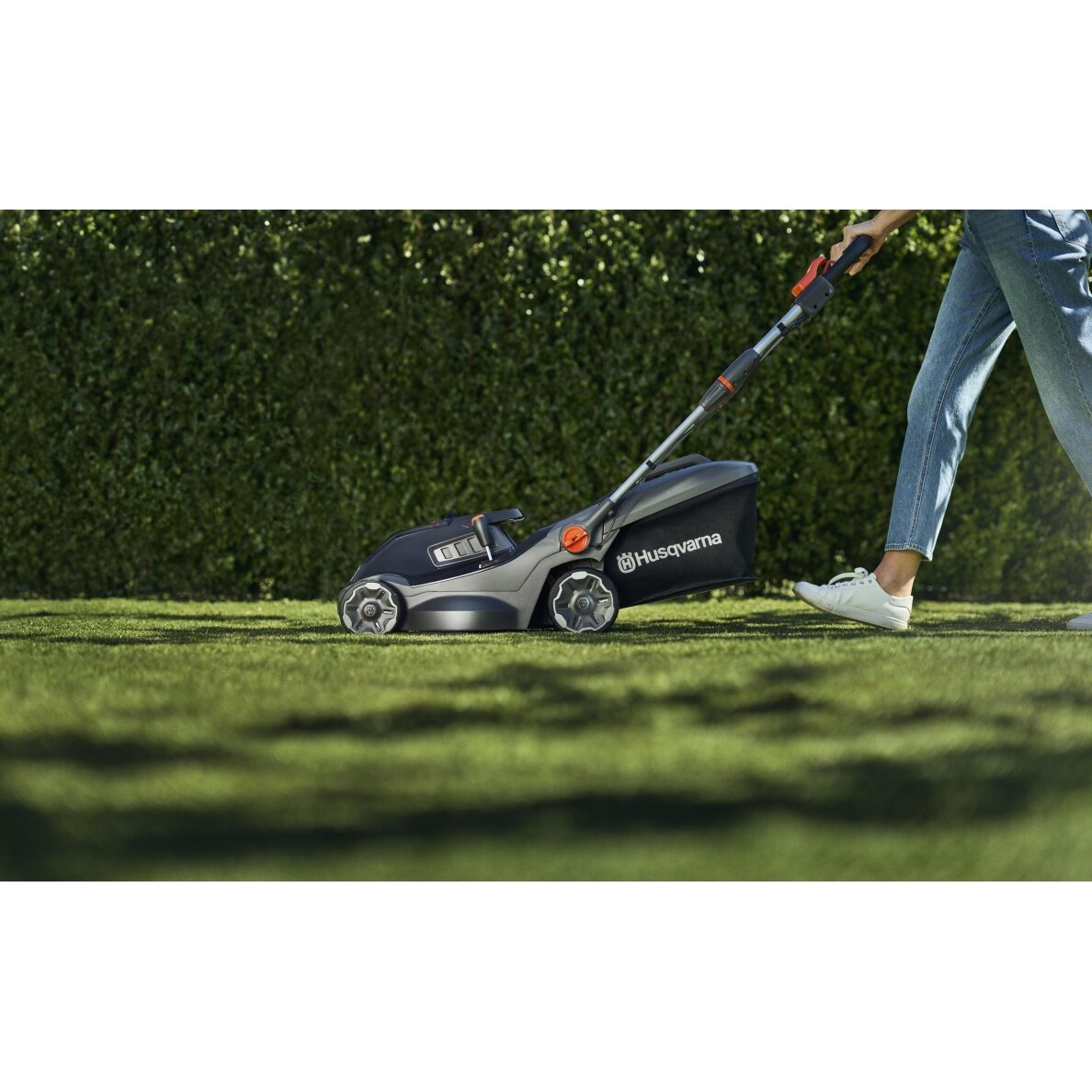 HUSQVARNA Aspire LC34-P4A be akumuliatoriaus ir įkroviklio 2 HUSQVARNA Aspire LC34-P4A be akumuliatoriaus ir įkroviklio 2