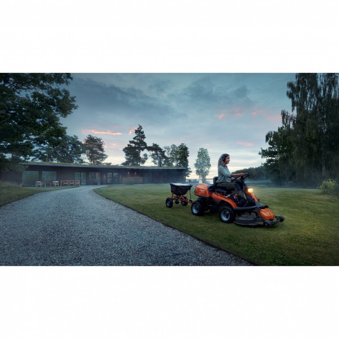 „Husqvarna R 216Ts AWD“ 5 „Husqvarna R 216Ts AWD“ 5