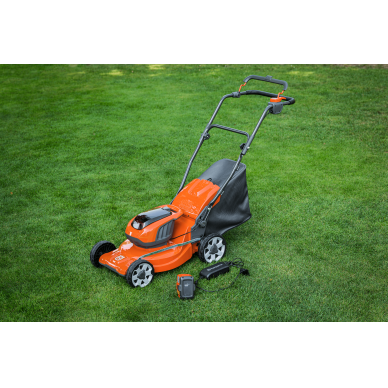 HUSQVARNA LC 137i be akumuliatoriaus ir įkroviklio 3 HUSQVARNA LC 137i be akumuliatoriaus ir įkroviklio 3